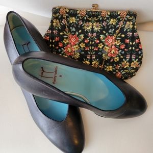 Thierry Rabotin ~ Black Italian Leather Pump ~ VGUC~ (Euro 37.5N)